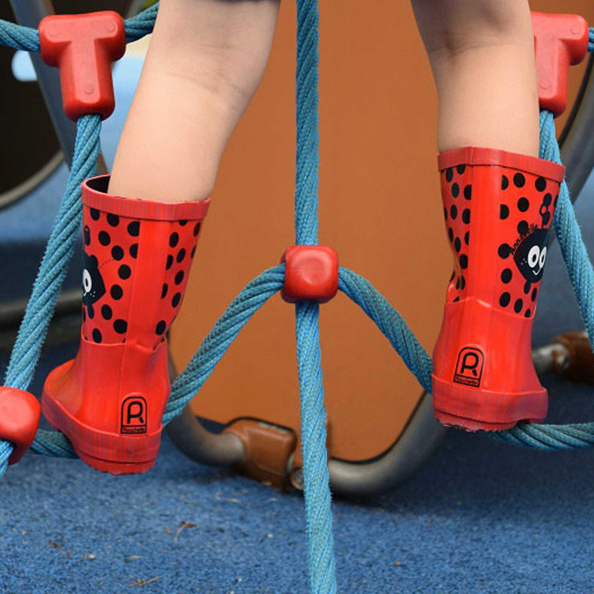 350ff0c997e940299d7b2d4e65c1888a